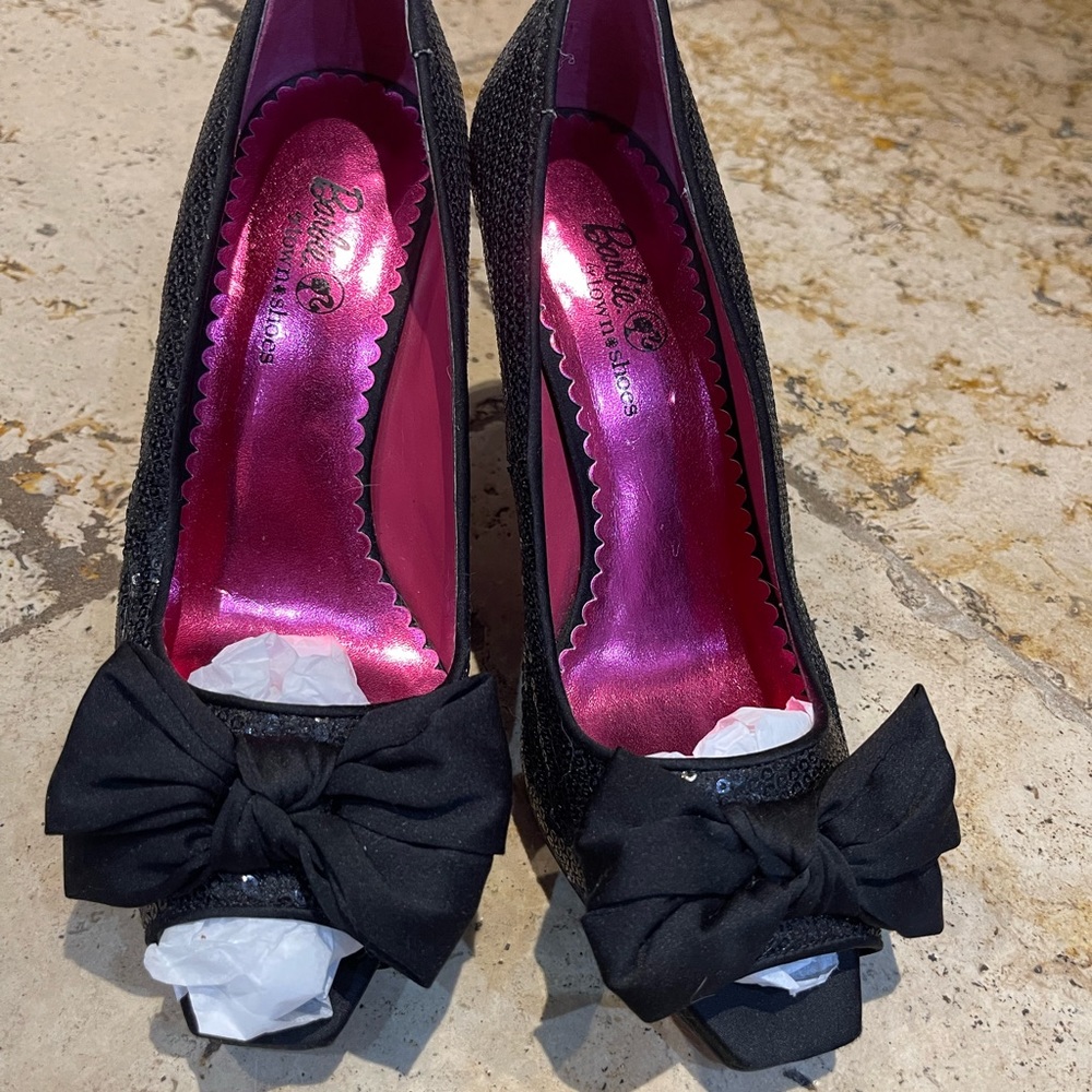 Barbie x Town Shoes Peep Toe Heels, size 8B